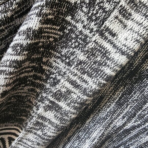 Billabong Open Front Cardigan Tribal Aztec Fringe Black/White Sweater Size S - Picture 4 of 12